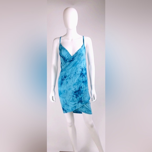 Beach cover up https://www.elamardesigns.com/ - Picture 5 of 11